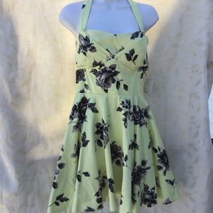 NWT ixia size junior medium floral halter neck